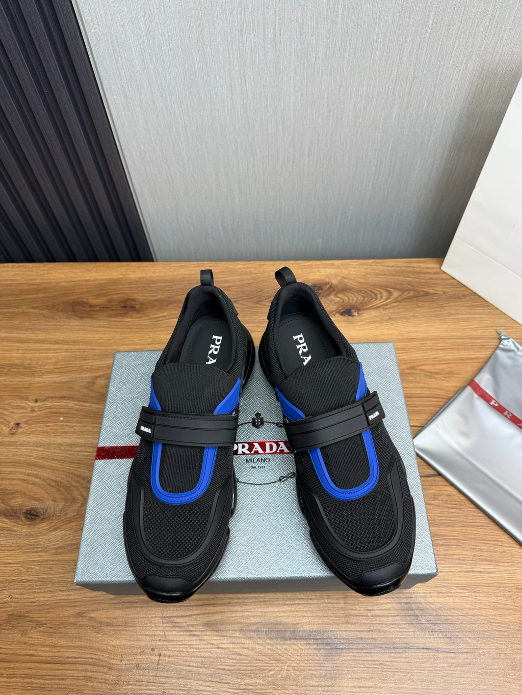 PR sneakers 1826051402
