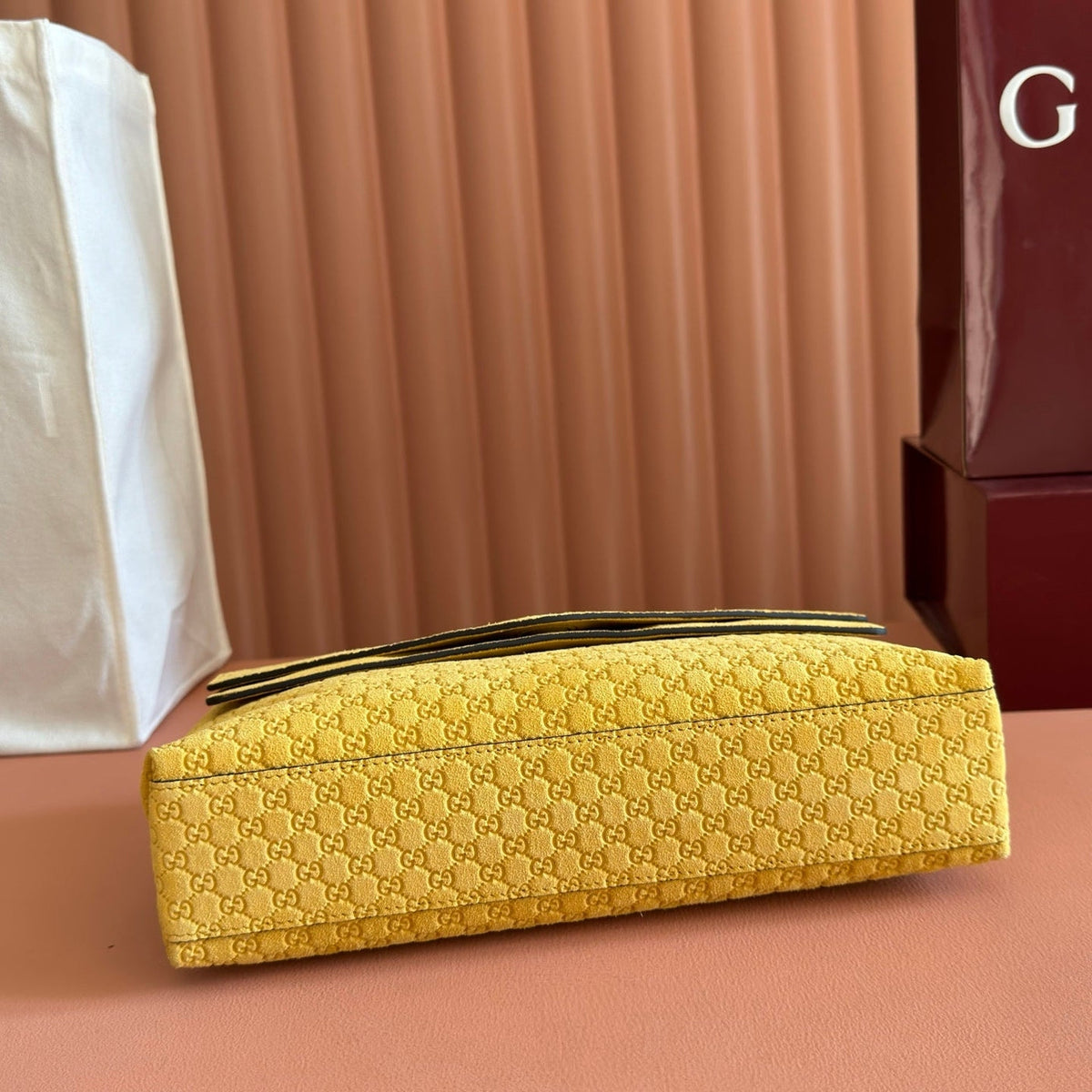 Gi Medium Shoulder Bag With Chain Suede