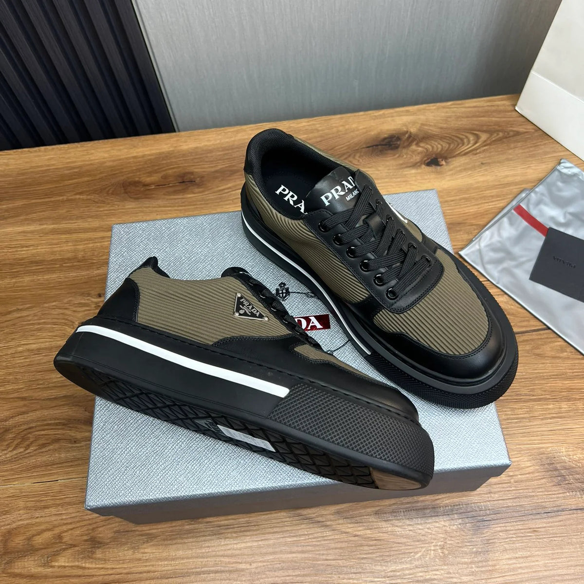 Luxury Men's Casual Sneakers 1025021008