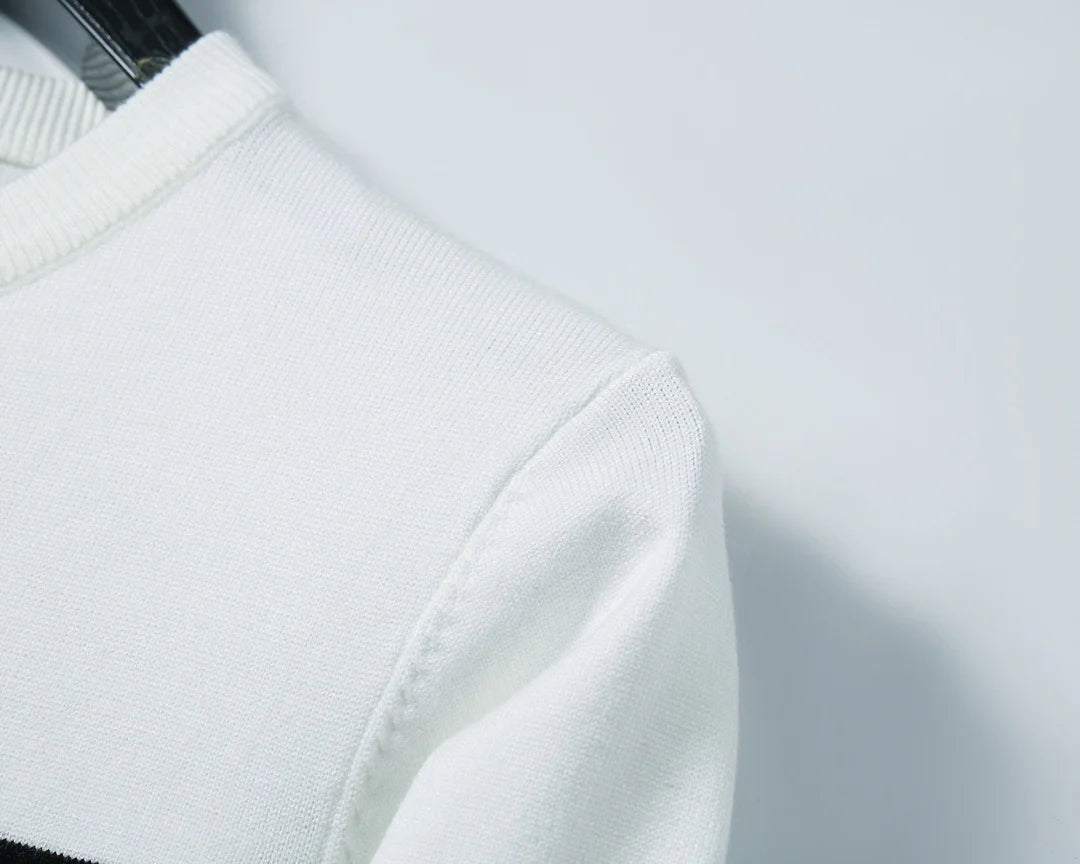 Handsome men's casual sweater 1024092440