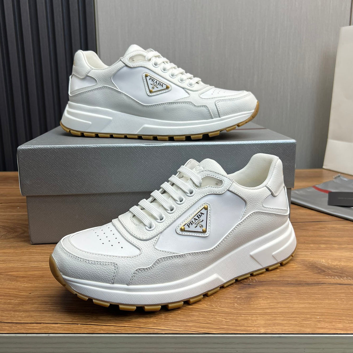 PR Cowhide stitching sneakers 1824102502