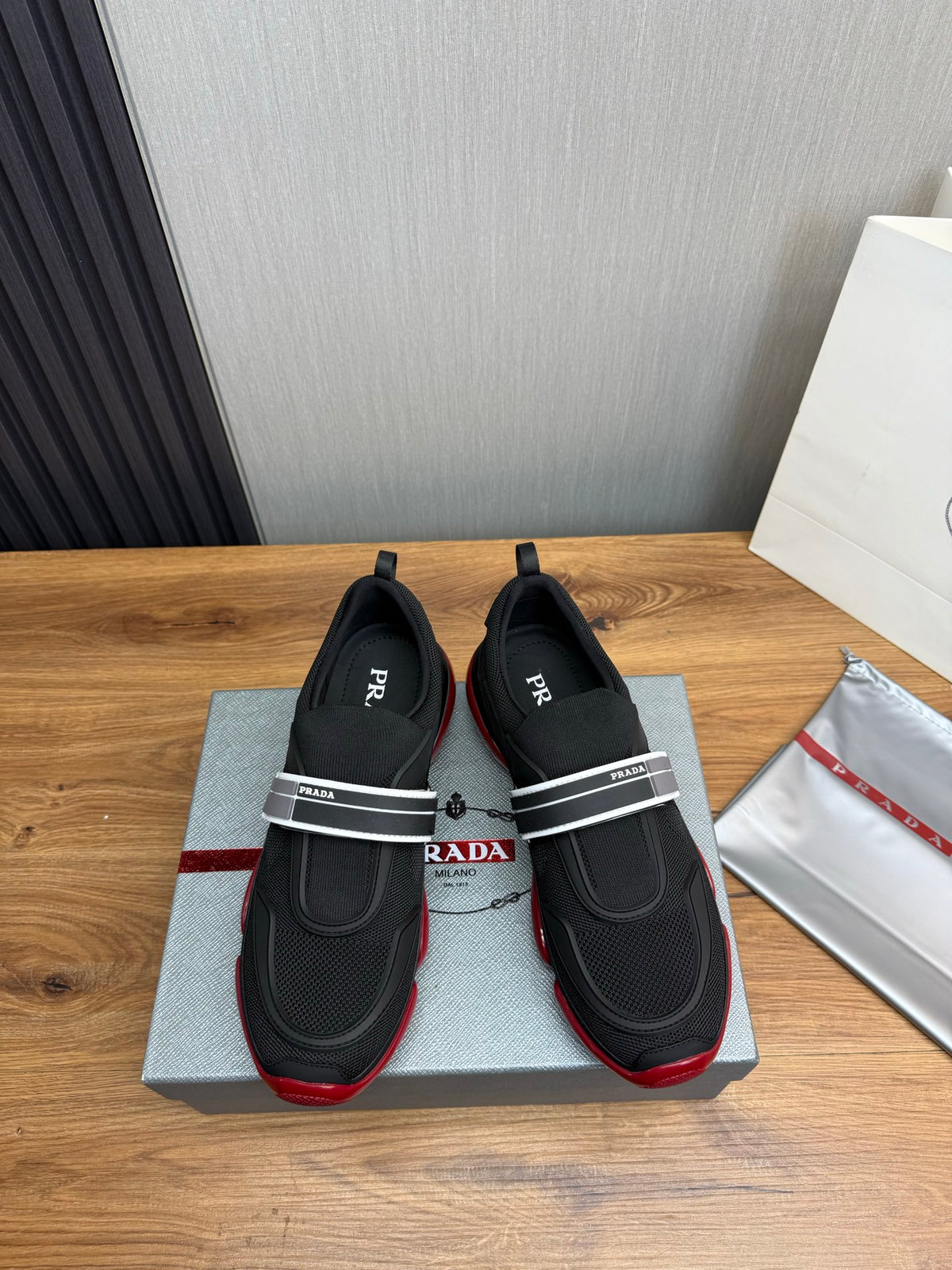 PR sneakers 1826051402