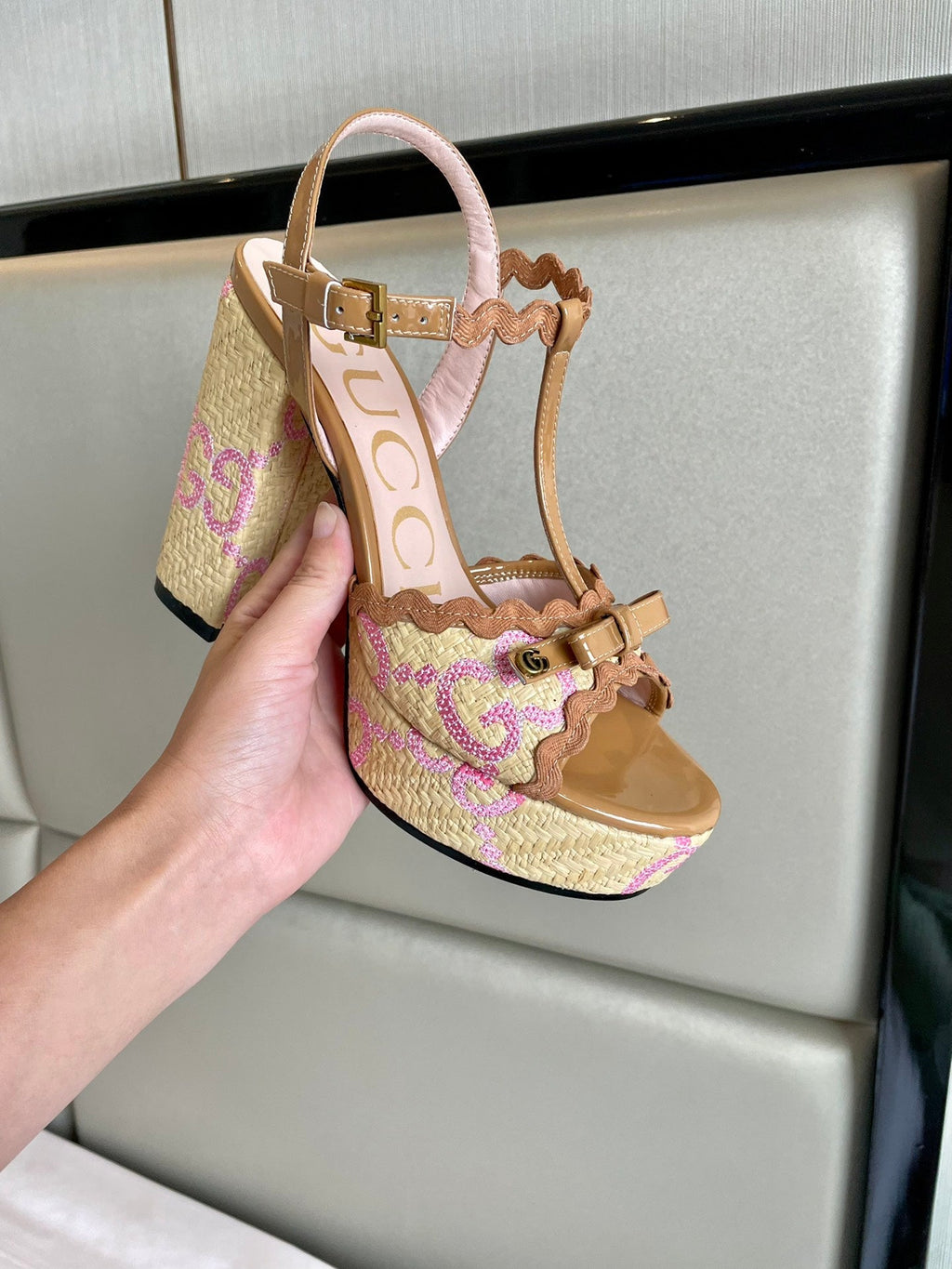 Gi Kertu Platform Sandals 12cm Beige Raffia Leather 695693