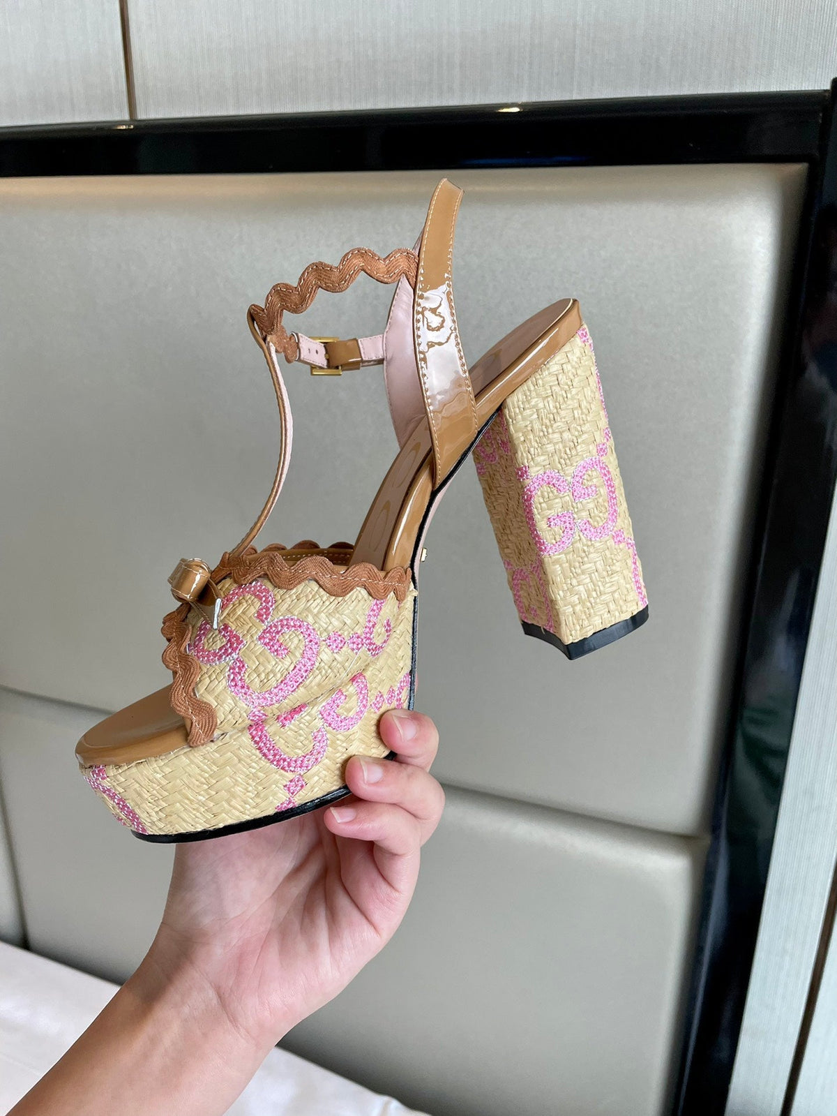 Gi Kertu Platform Sandals 12cm Beige Raffia Leather 695693
