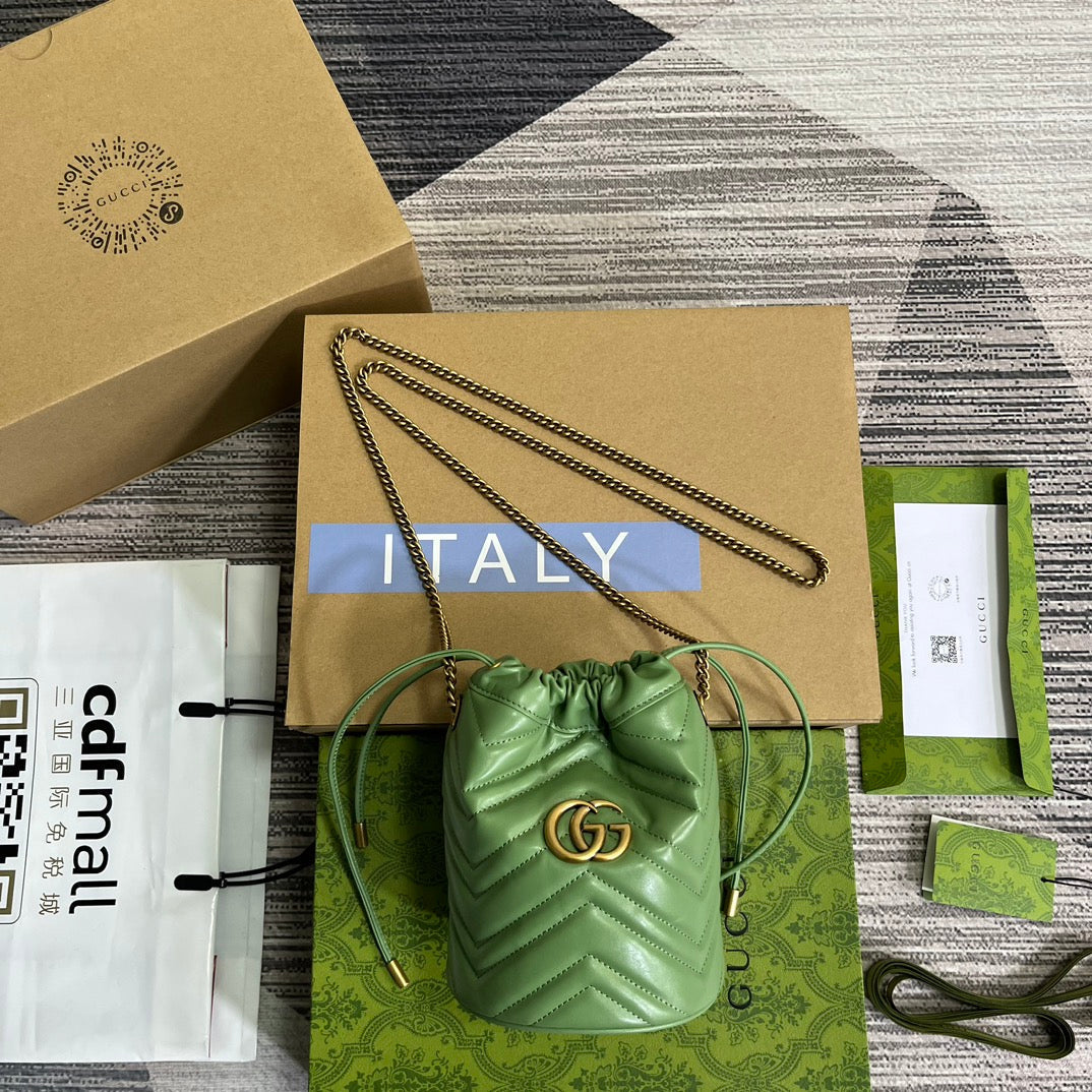 Gi MARMONT 17 BUCKET BAG IN LIGHT GREEN CALFSKIN