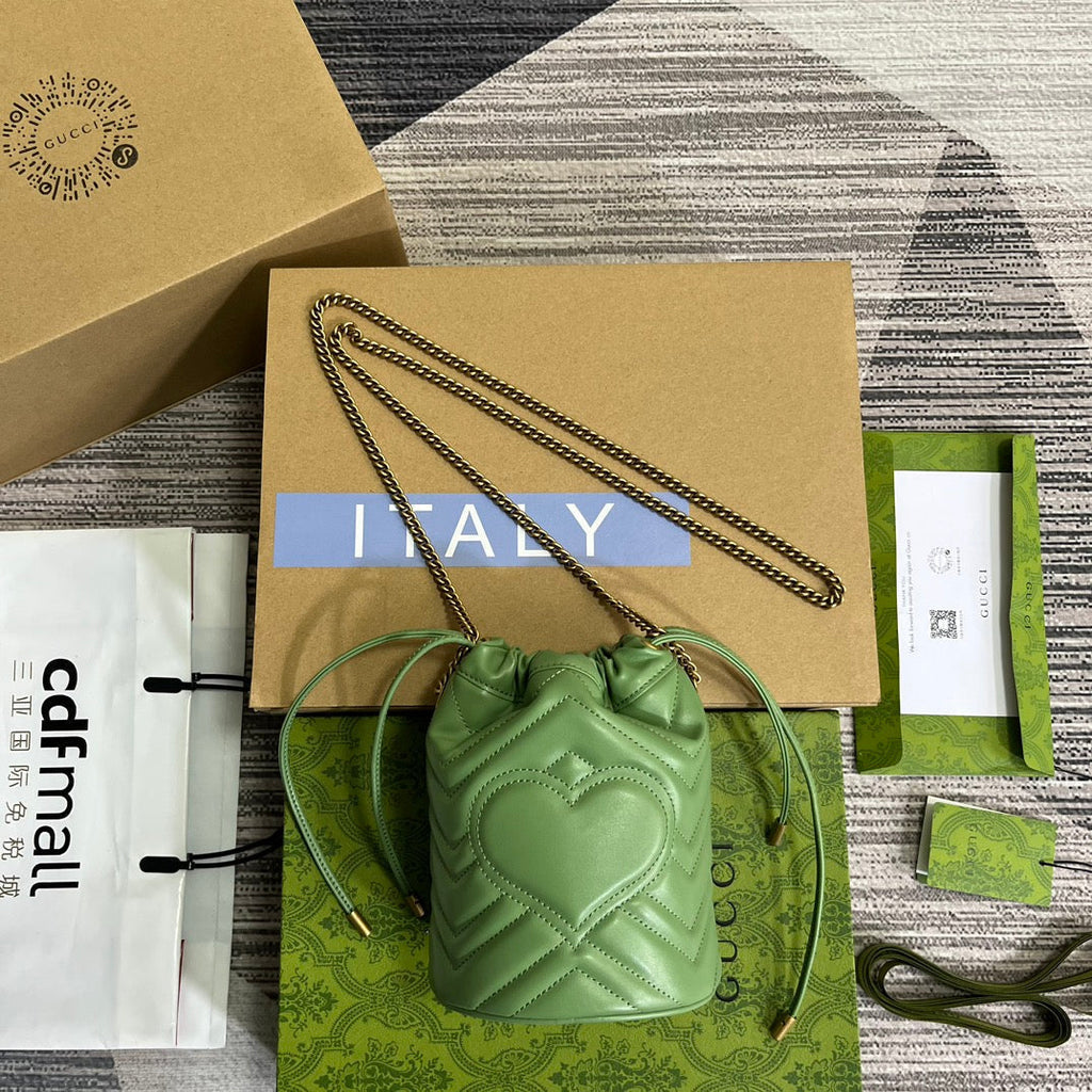 Gi MARMONT 17 BUCKET BAG IN LIGHT GREEN CALFSKIN