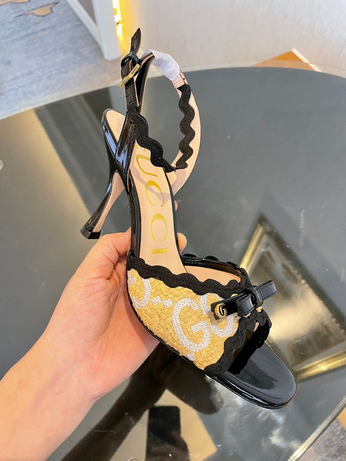 Gi Kertu Heel Sandals 8cm Beige Black Raffia Leather 695685