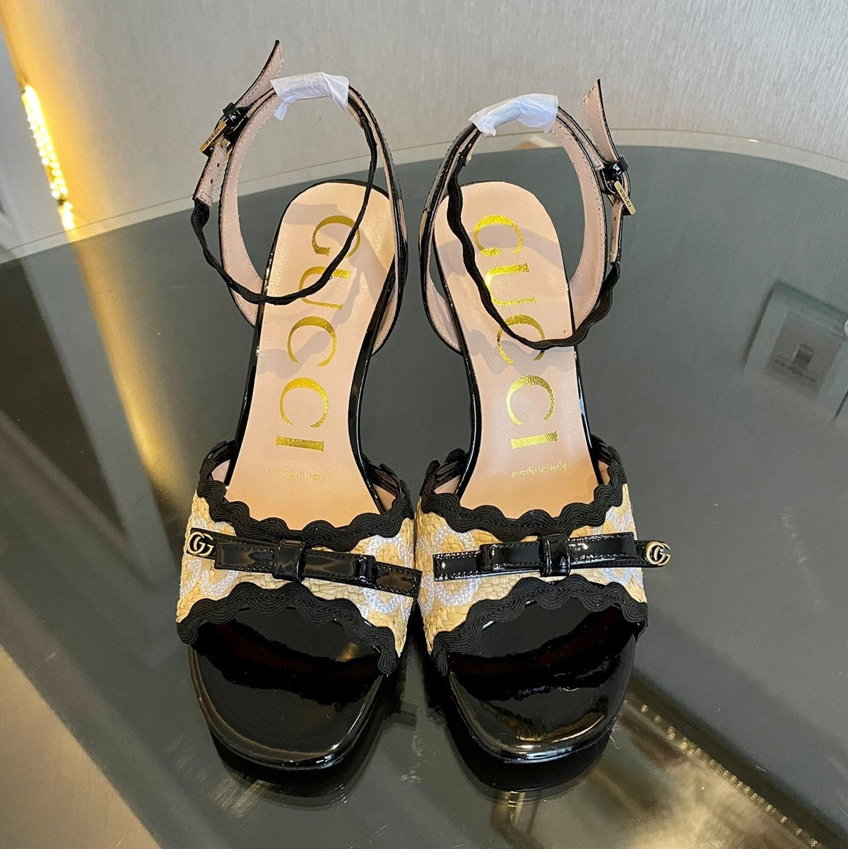 Gi Kertu Heel Sandals 8cm Beige Black Raffia Leather 695685