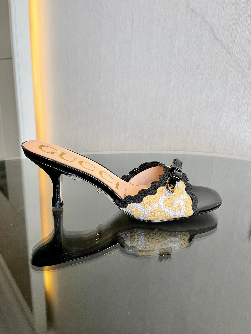Gi Kertu Sandals 6cm Beige Black Raffia Leather 695691
