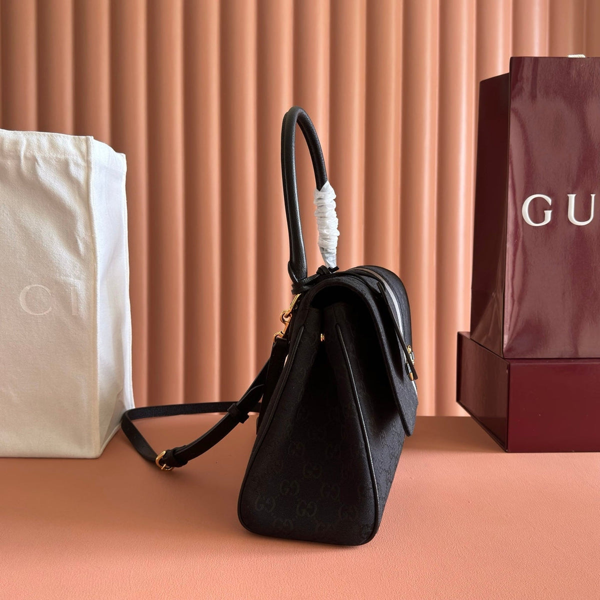 Gi Paparazzo Medium Top Handle Bag 32cm