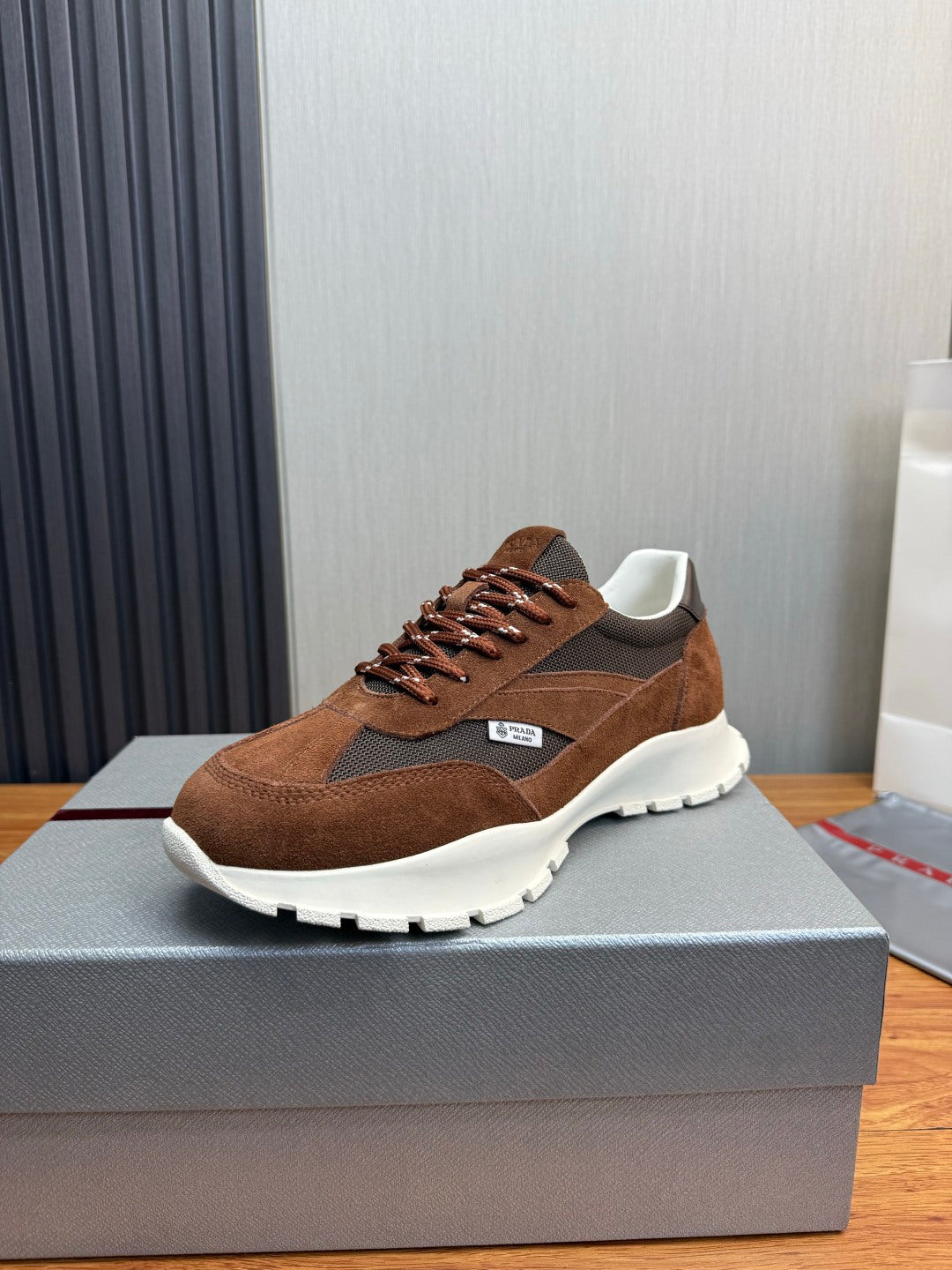 PR sneakers 1826051901