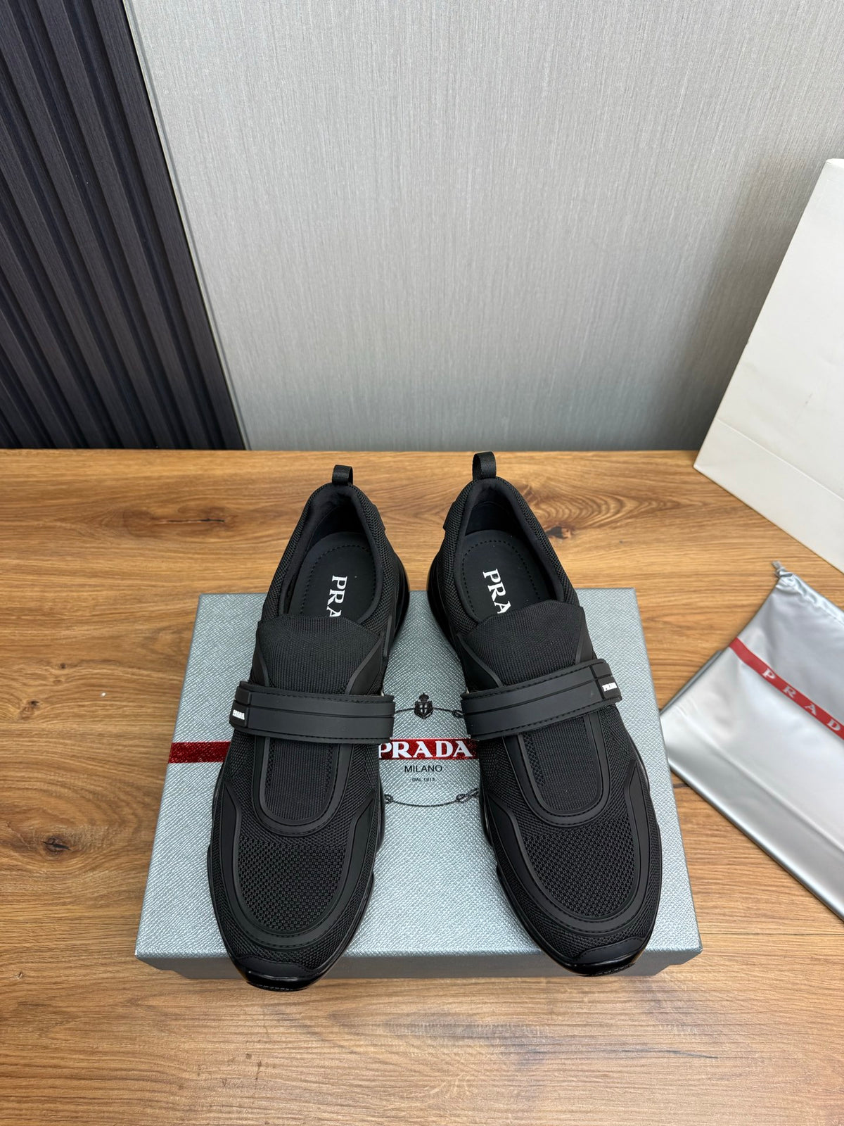 PR sneakers 1826051402