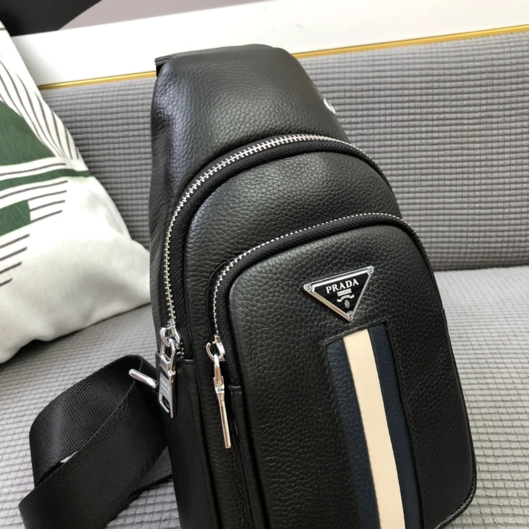 New men's versatile chest bag 1024030720