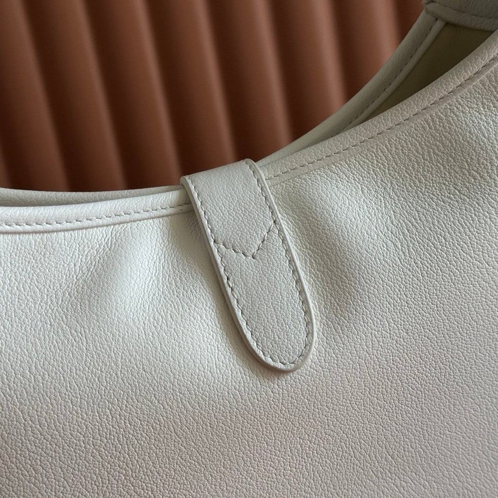 Gi Jackie 1961 Shoulder Bag Lambskin 28cm