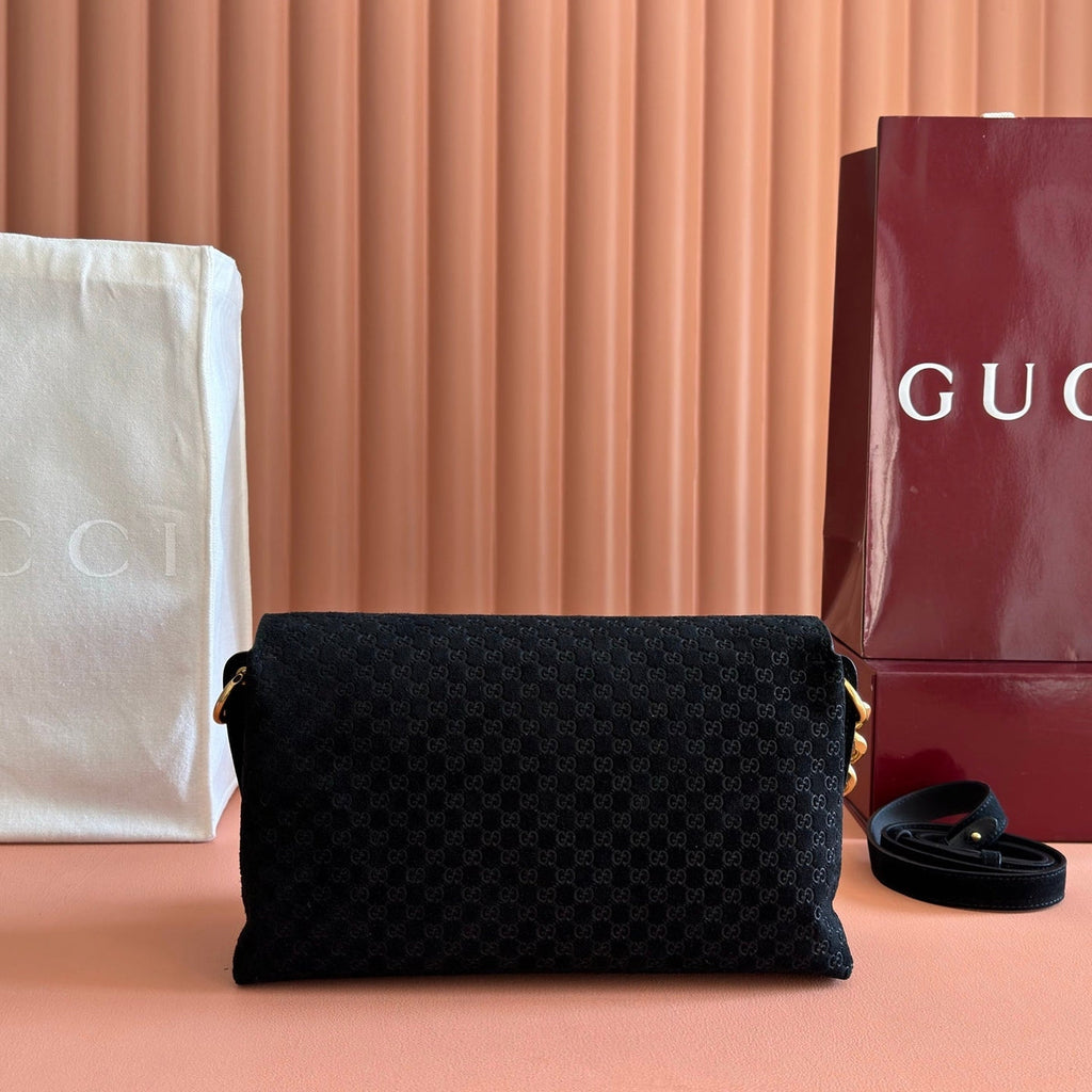 Gi Medium Shoulder Bag With Chain Suede