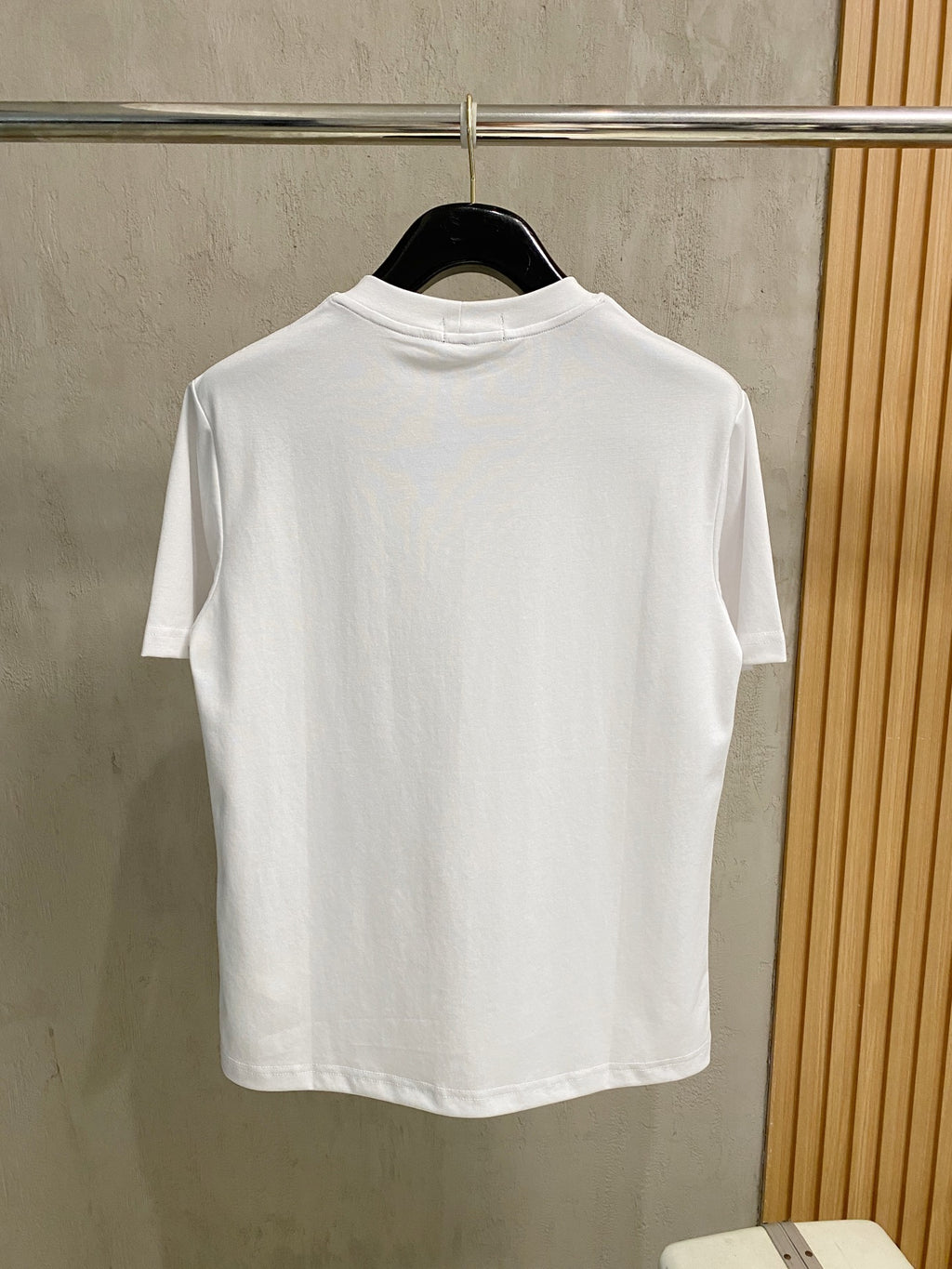 PR Neckline + Embroidered logo T-shirt 1826052701