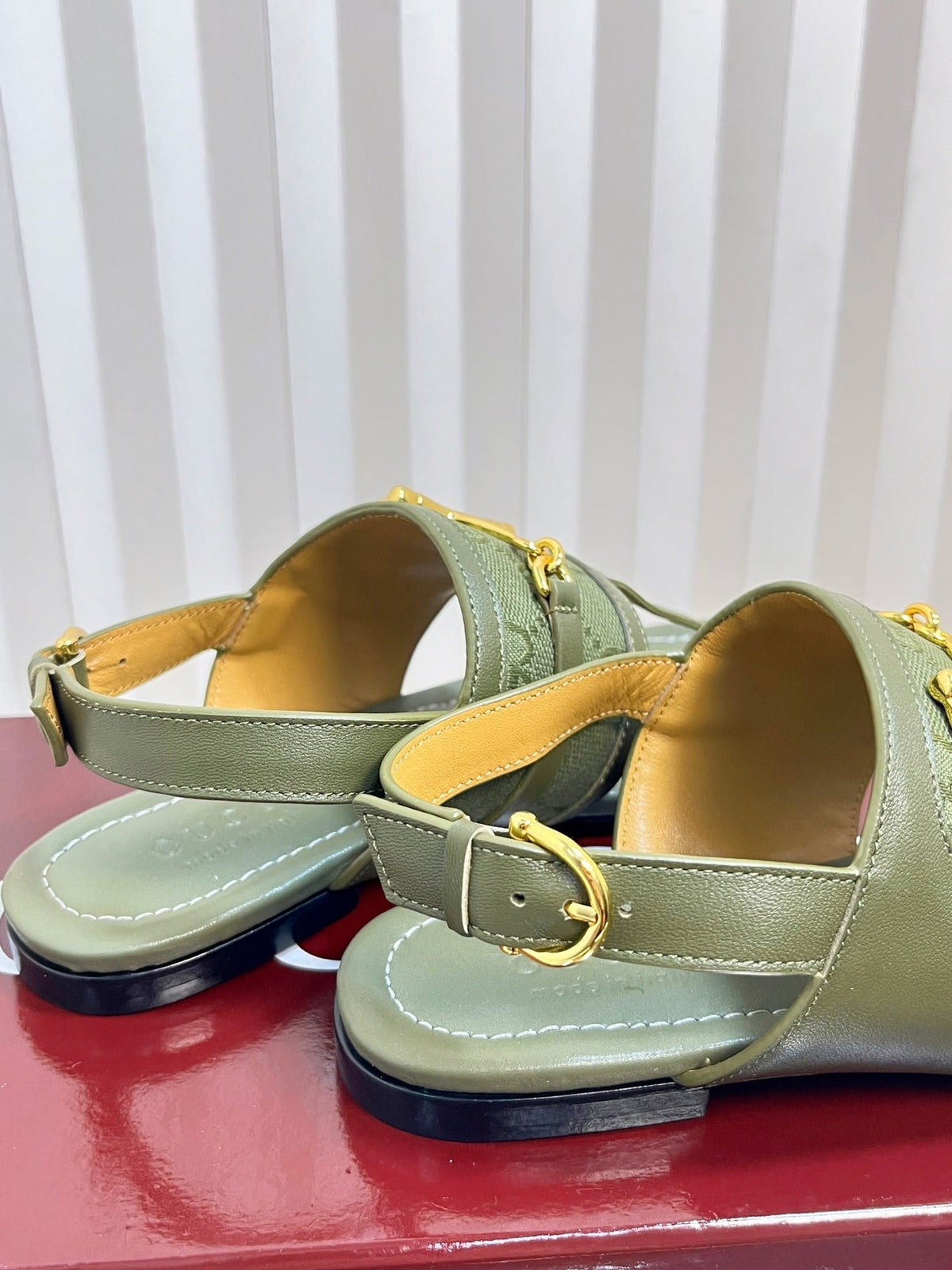 GC 25 Thong Sandal Canvas