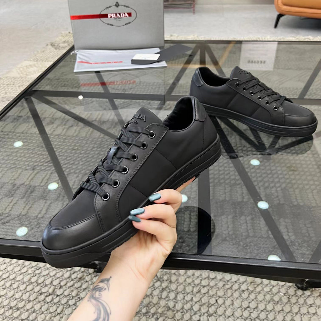 PR triangle logo sneakers 1824091312