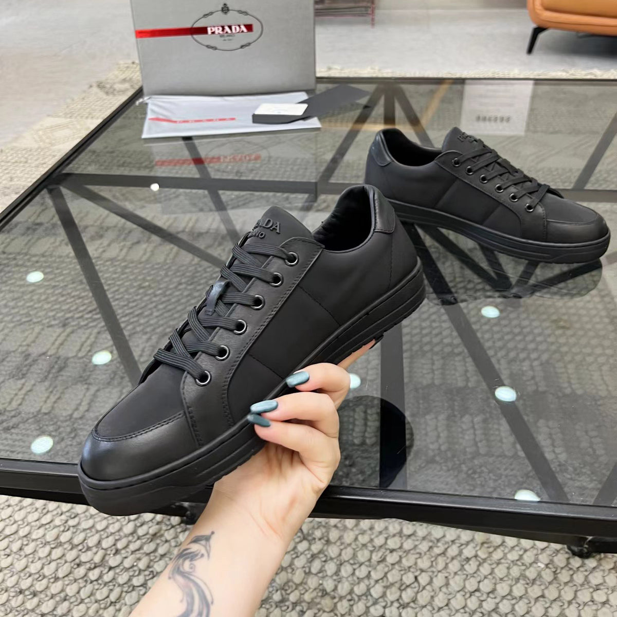 PR triangle logo sneakers 1824091312