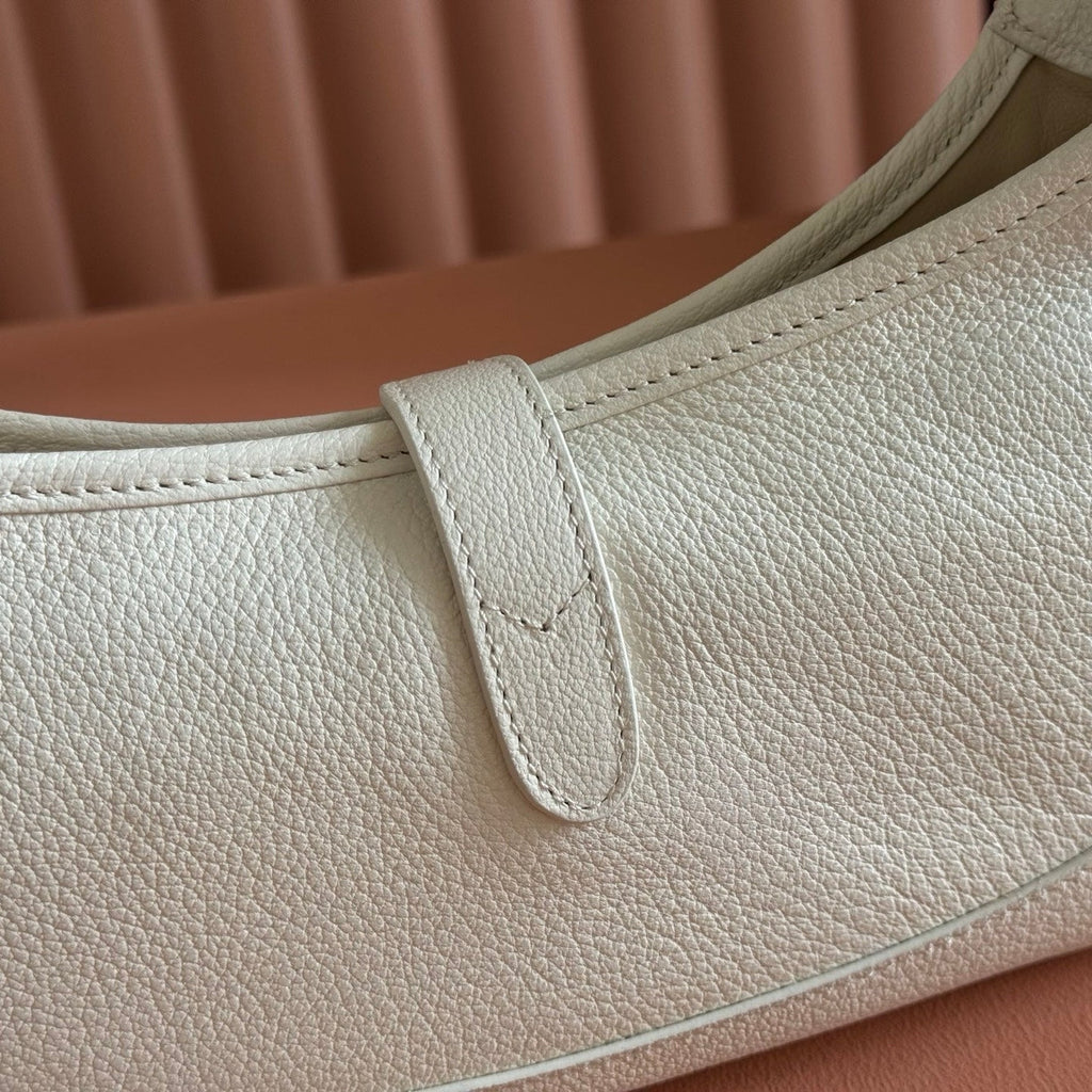 Gi Jackie 1961 Slim Shoulder Bag Lambskin 27cm