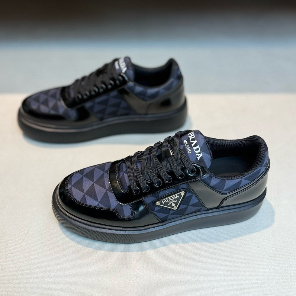 PR triangle logo sneakers 1824091311