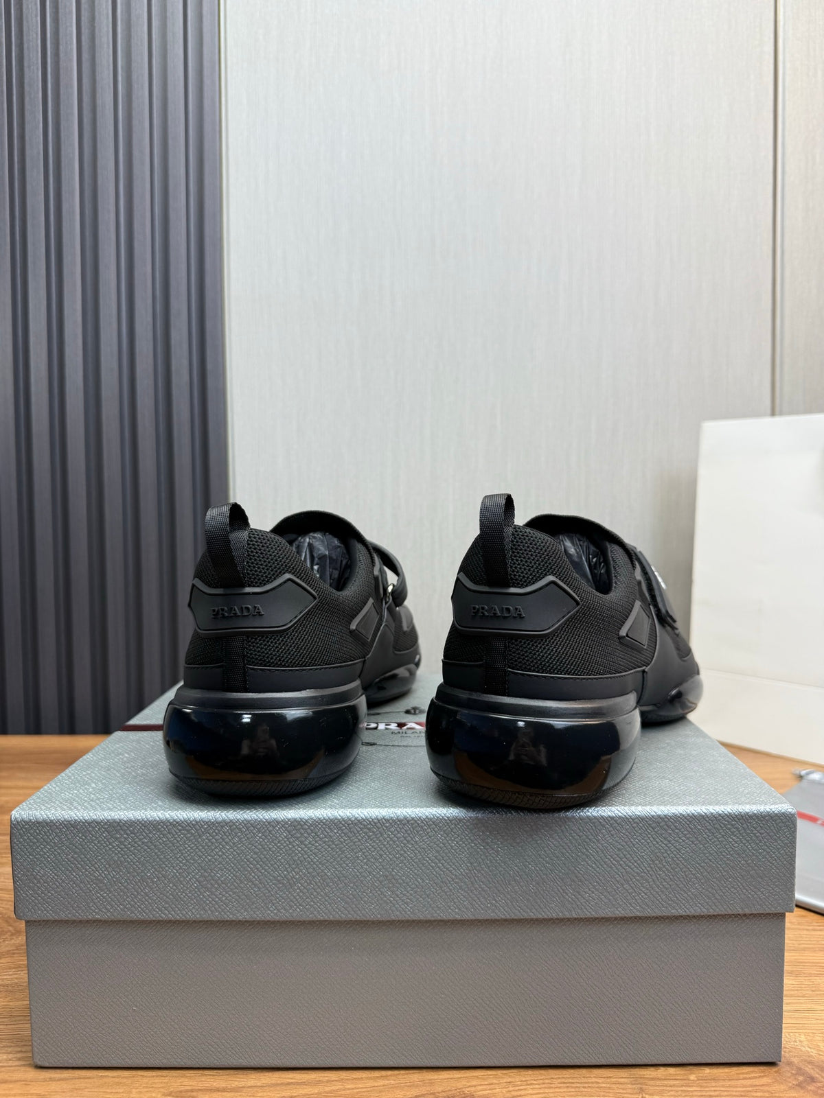 PR sneakers 1826051402
