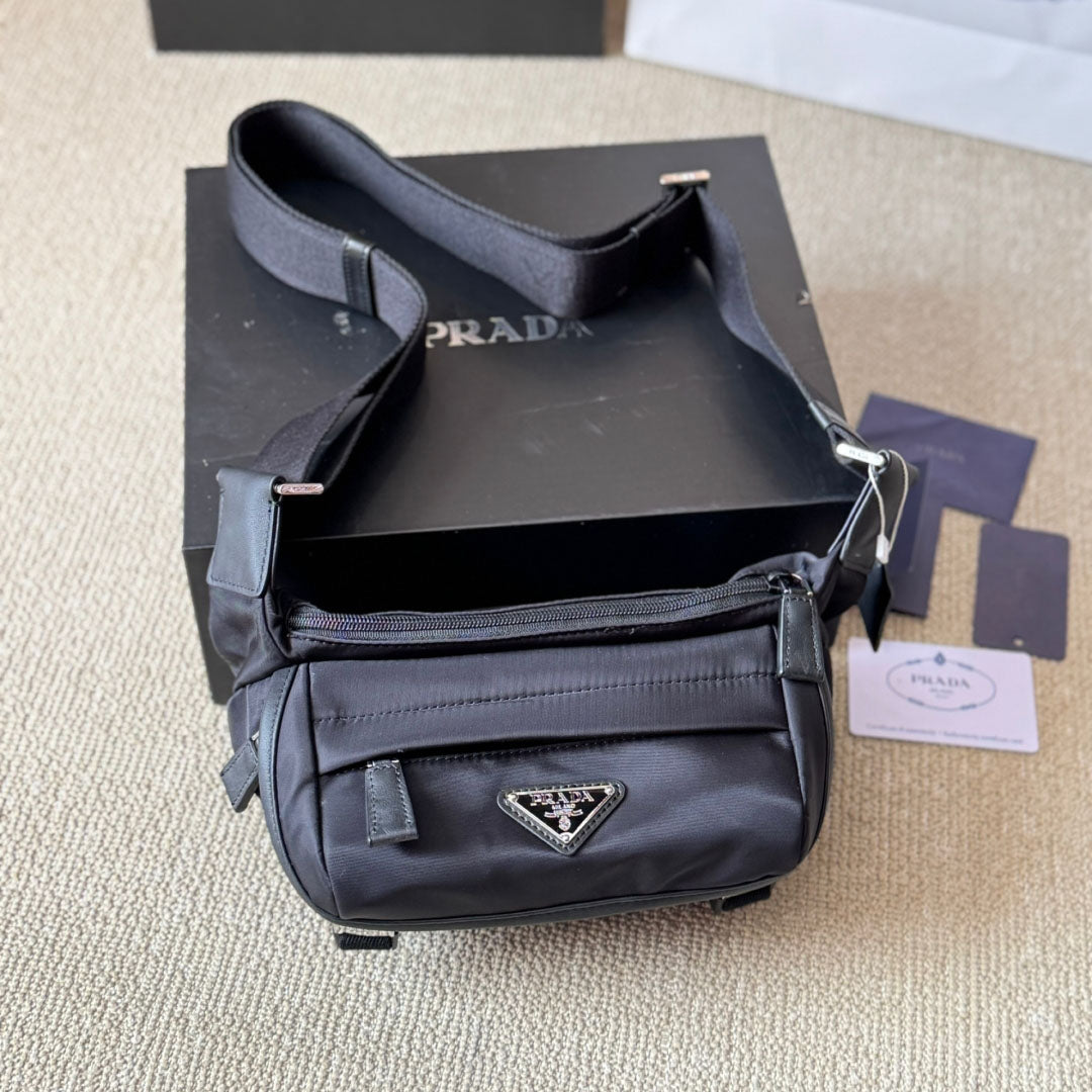 PR Nylon Messenger Bag 1825022008