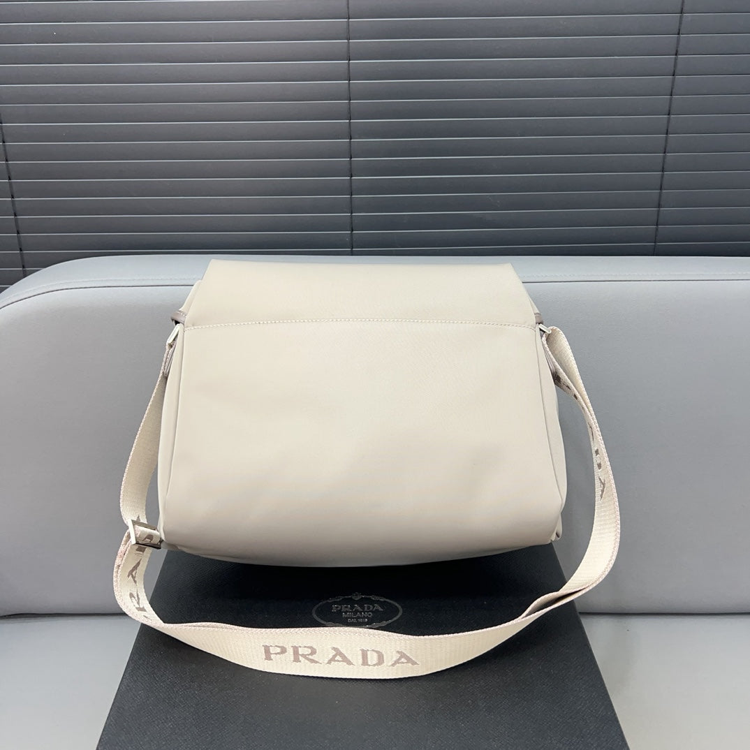 PR Re-Nylon messenger bag 1824082602