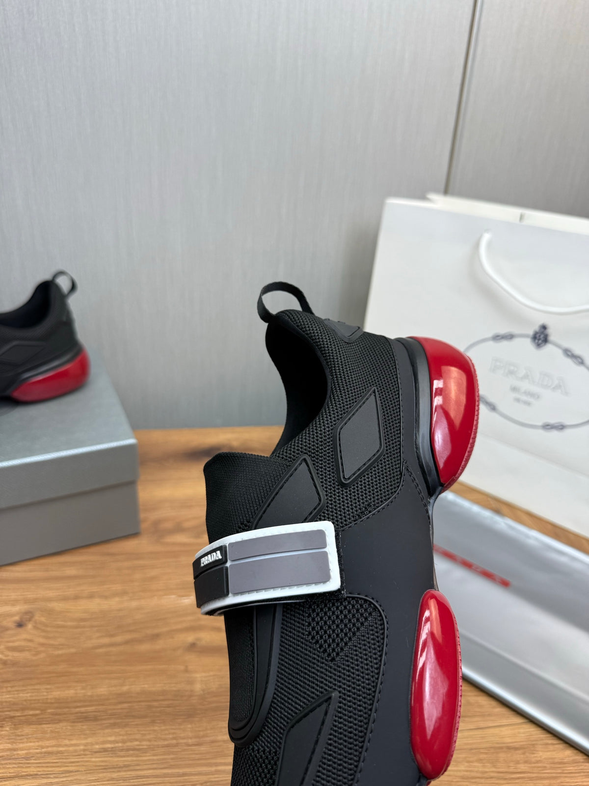 PR sneakers 1826051402