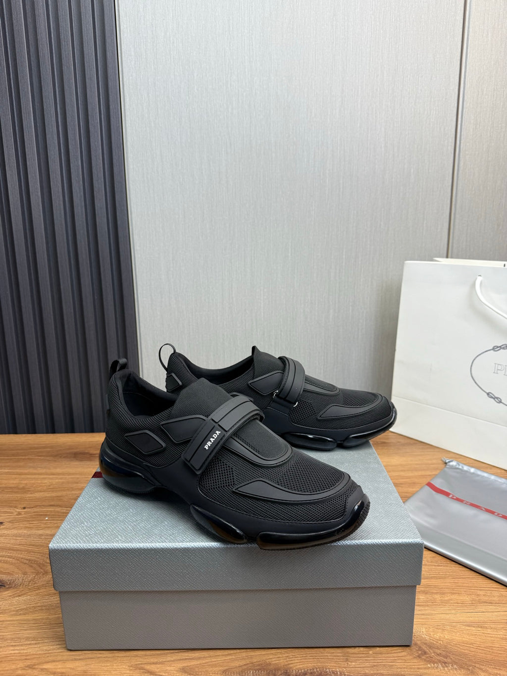 PR sneakers 1826051402