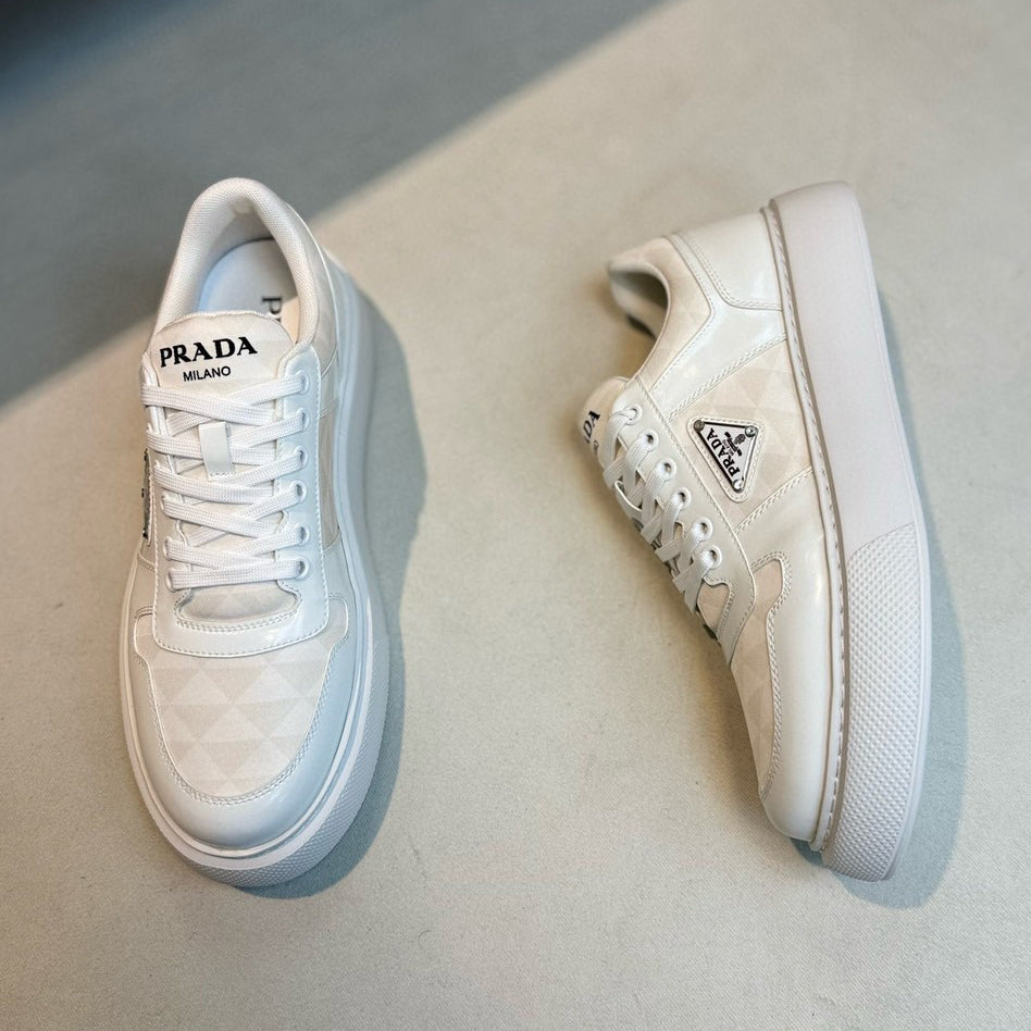 PR triangle logo sneakers 1824091311