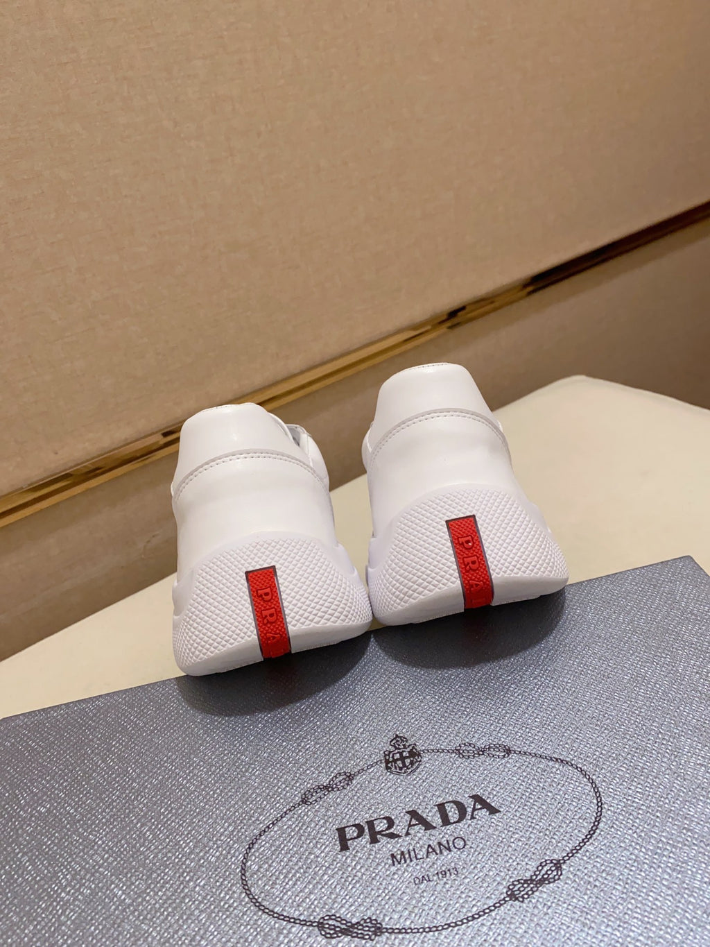 PR sneakers 1825030605