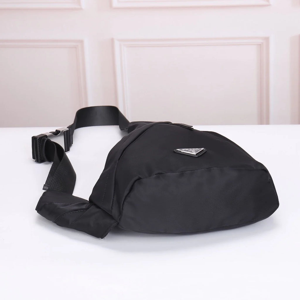New fashionable and versatile men's chest bag 1024011916
