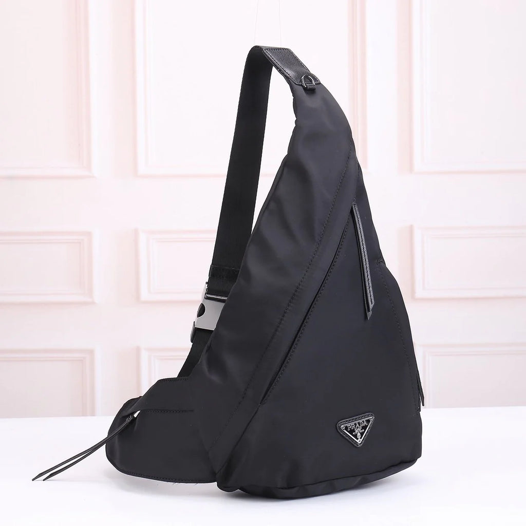 New fashionable and versatile men's chest bag 1024011916