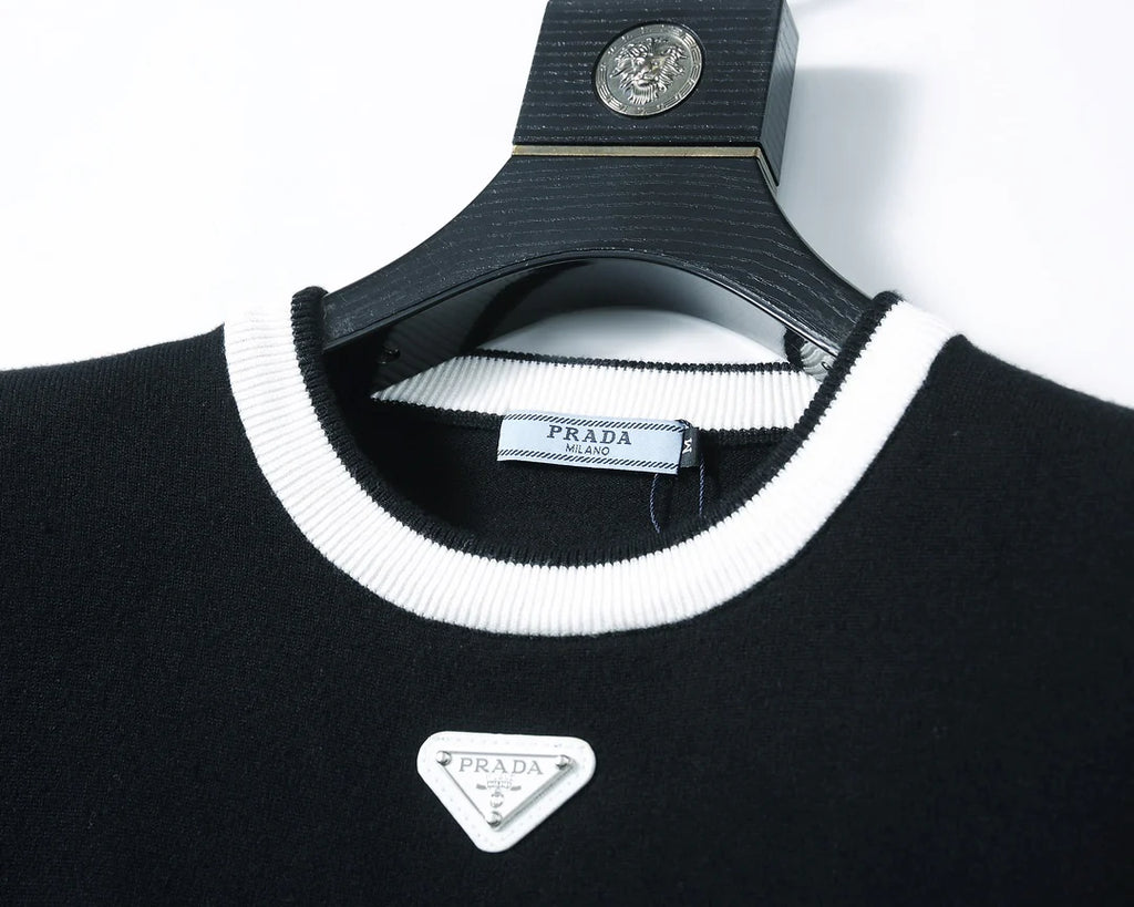 Handsome men's casual sweater 1024092439