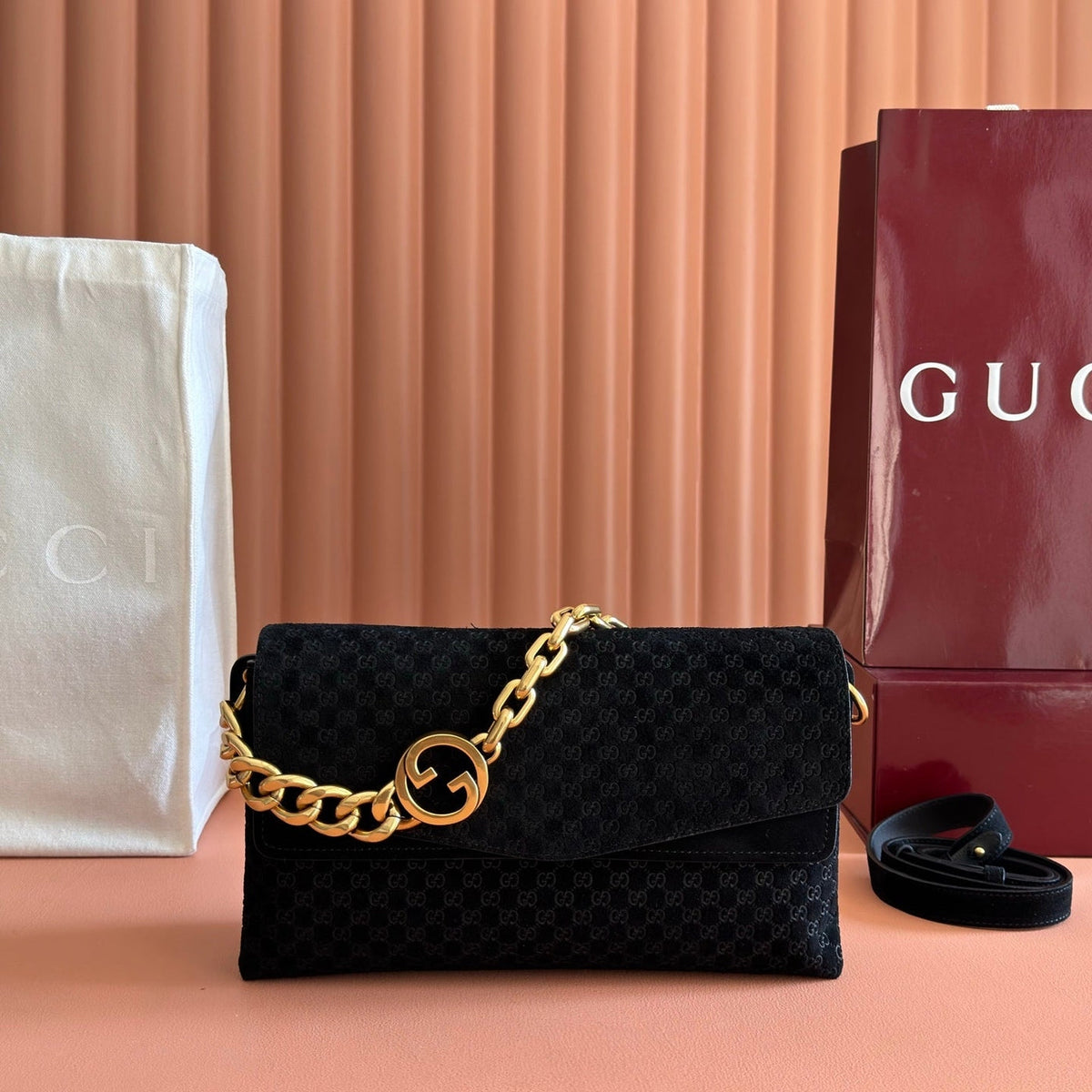 Gi Medium Shoulder Bag With Chain Suede