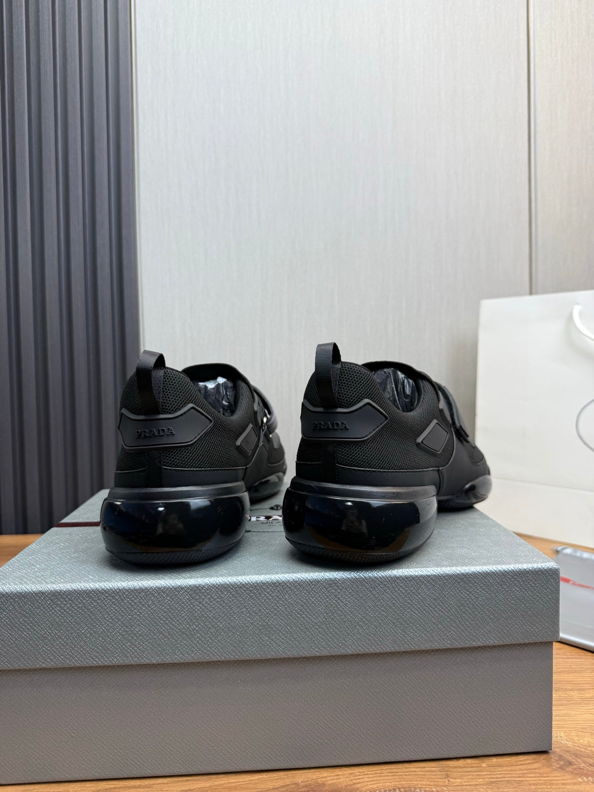 PR sneakers 1826051402
