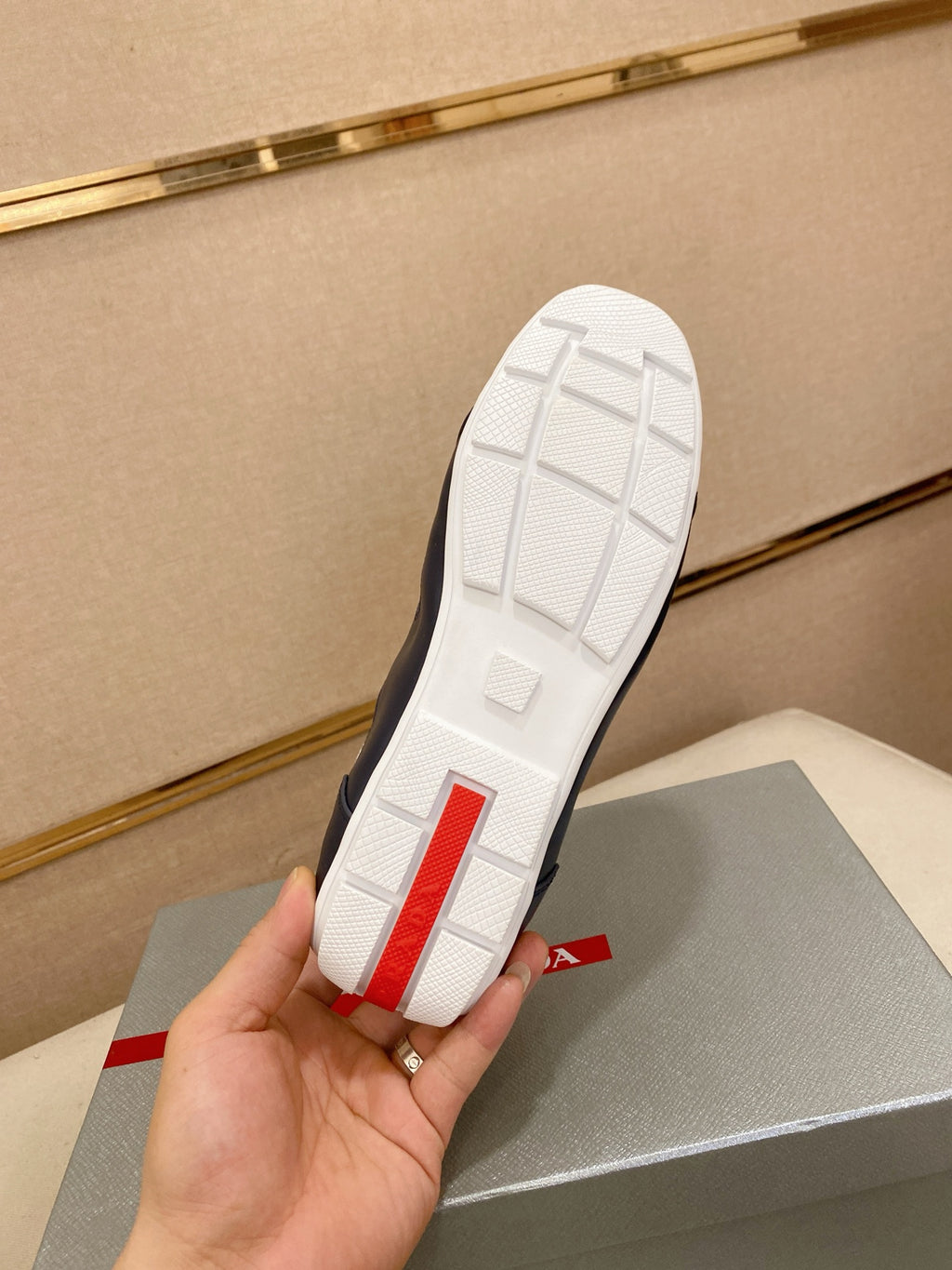 PR  sneakers 1825052022