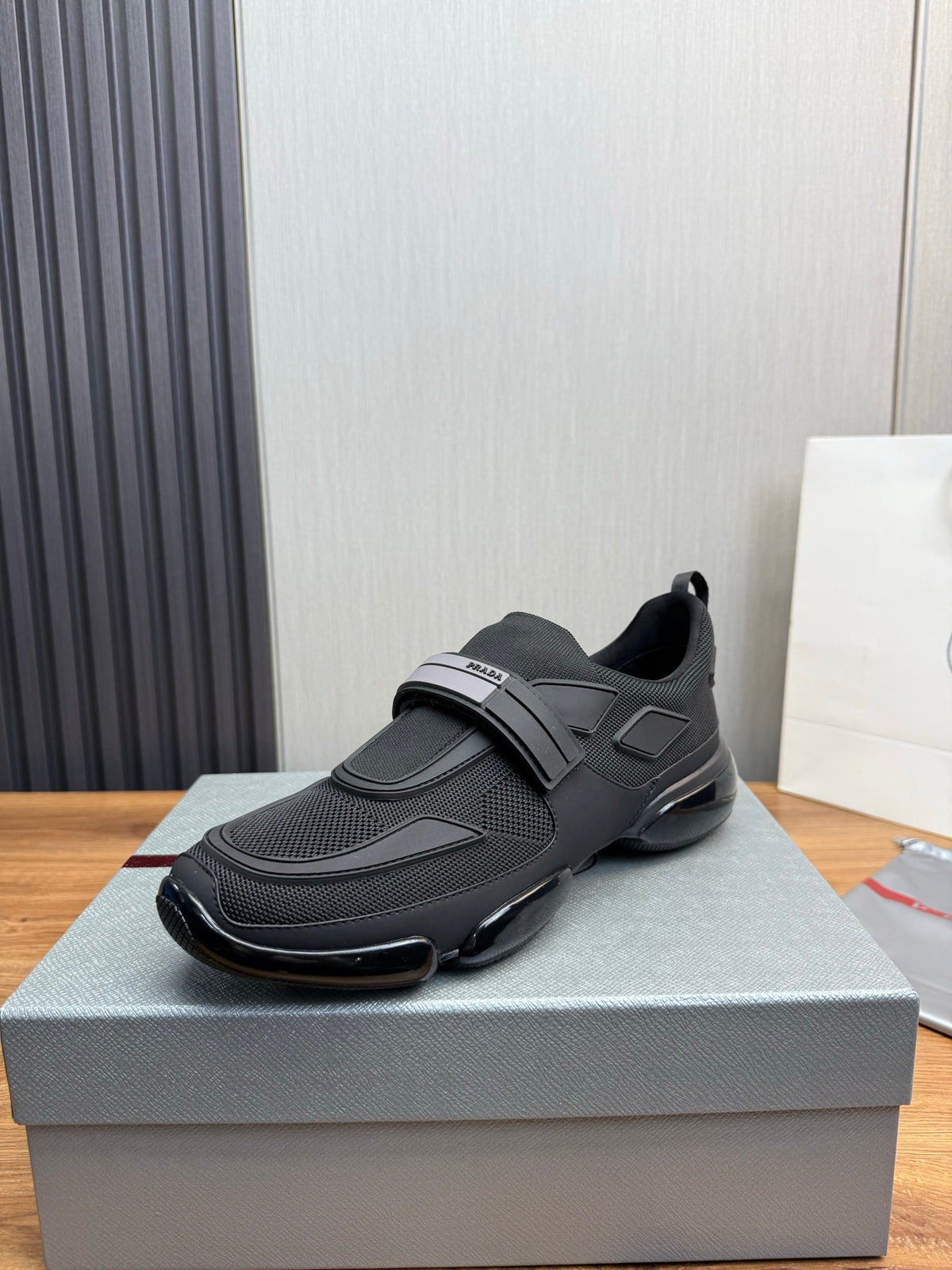 PR sneakers 1826051402