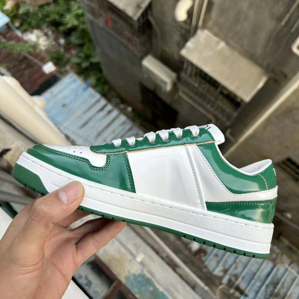 P New Women's and Men's Shoes Casual Shoes Triangle Buckle Lace-up Sneakers 1024060508