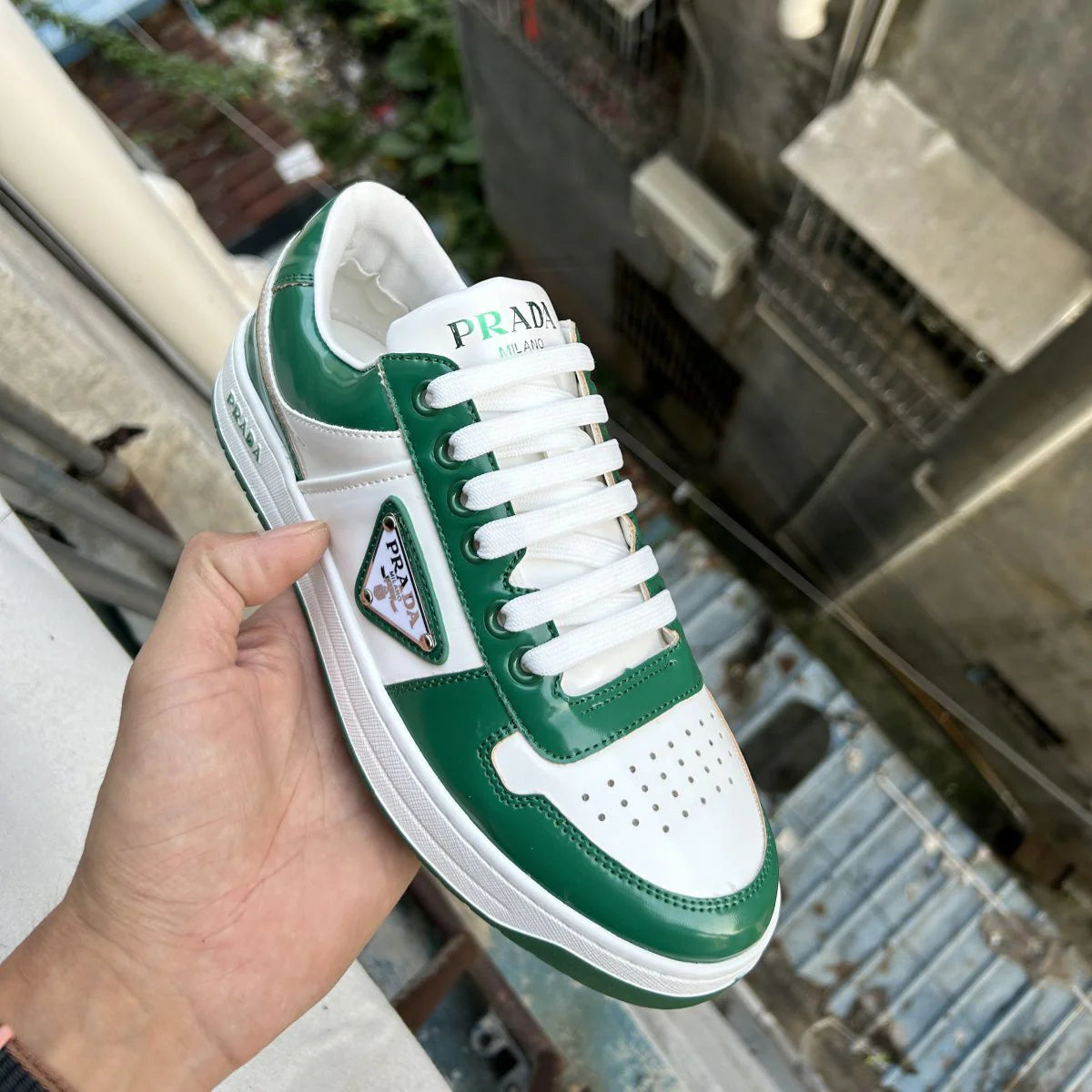 P New Women's and Men's Shoes Casual Shoes Triangle Buckle Lace-up Sneakers 1024060508