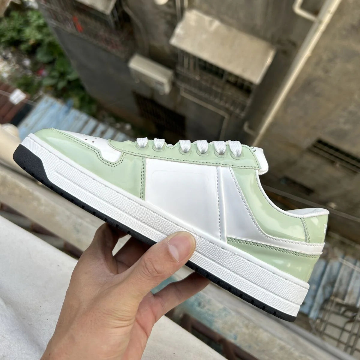 P New Women's and Men's Shoes Casual Shoes Triangle Buckle Lace-up Sneakers 1024060508