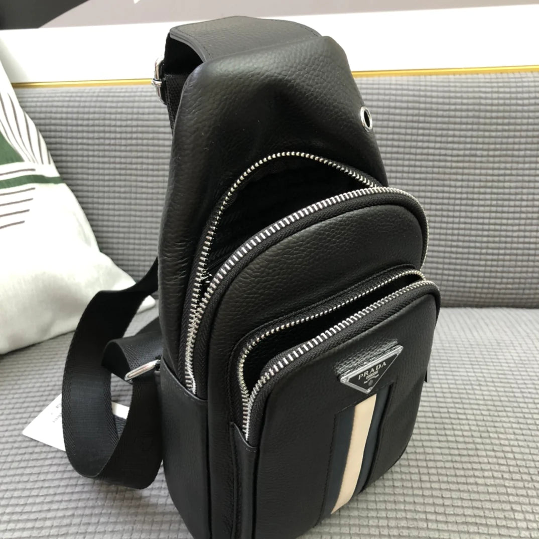 New men's versatile chest bag 1024030720