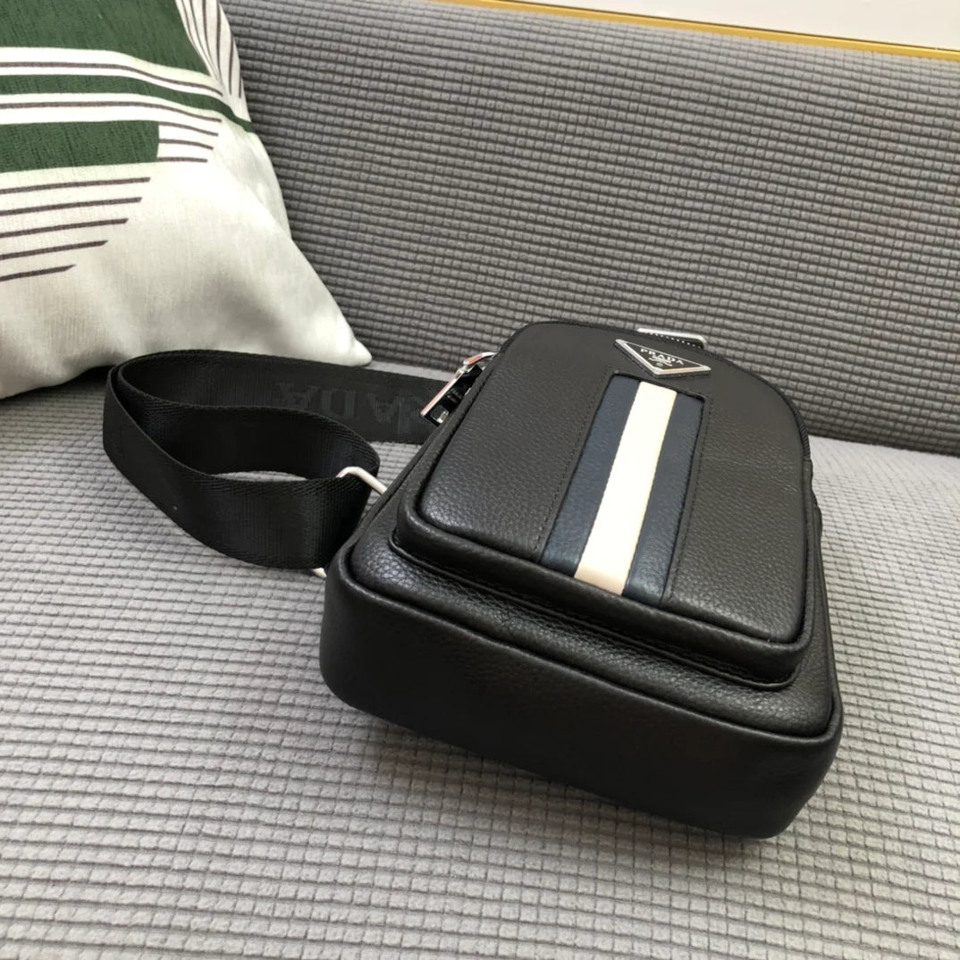 New men's versatile chest bag 1024030720