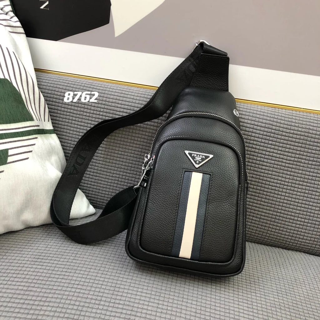 New men's versatile chest bag 1024030720