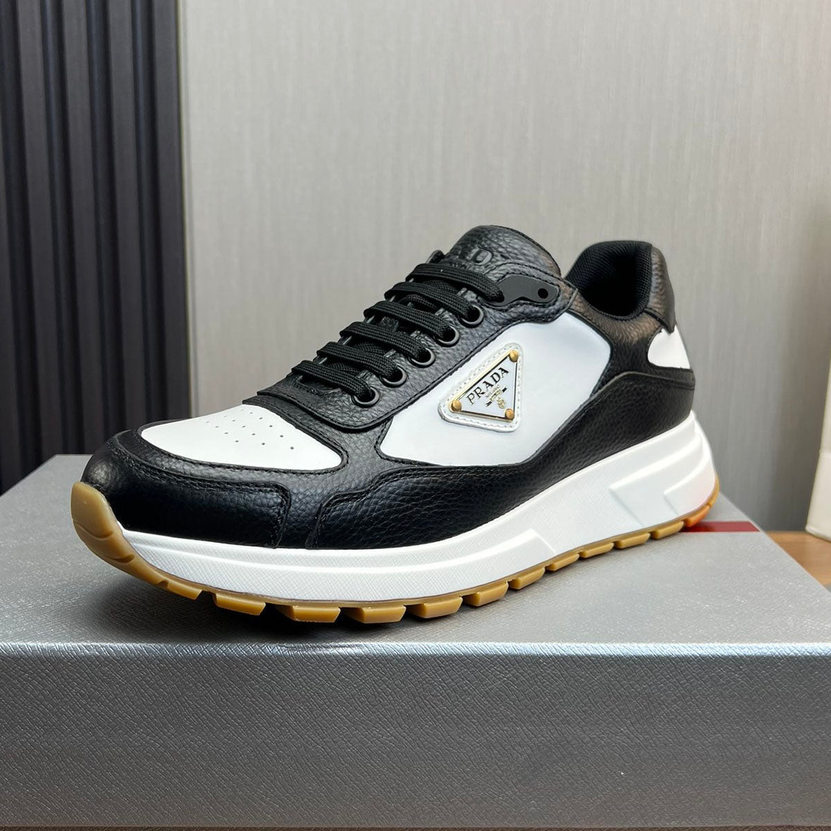 PR Cowhide stitching sneakers 1824102502