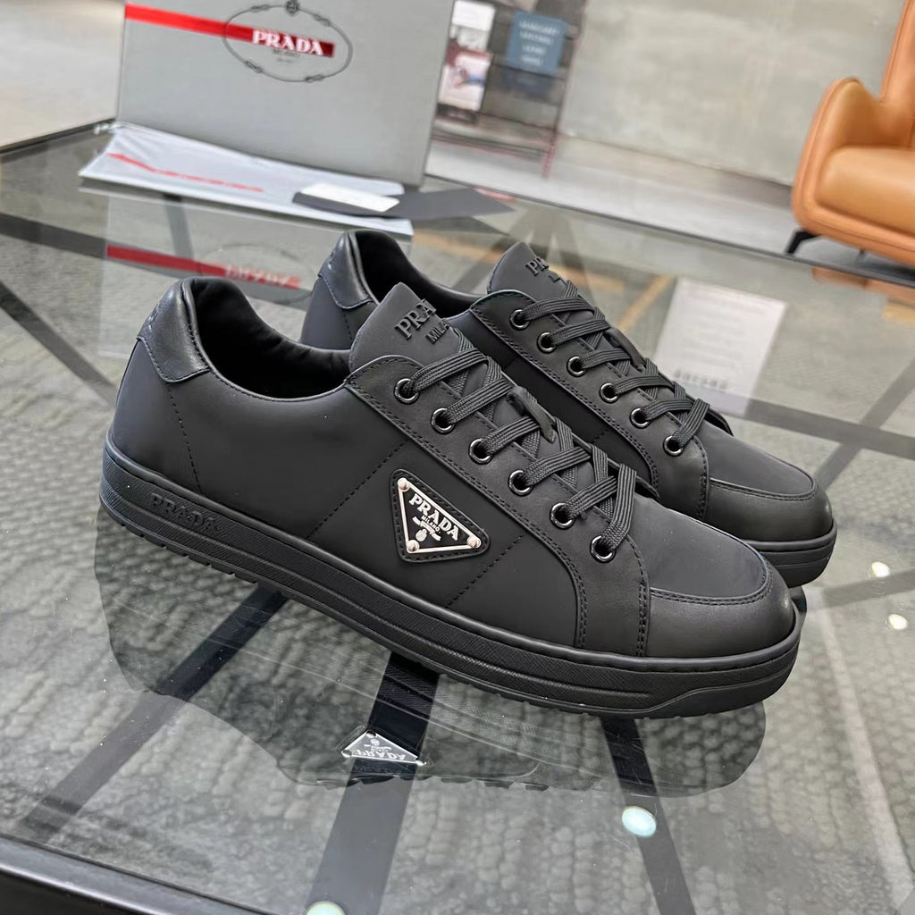 PR triangle logo sneakers 1824091312