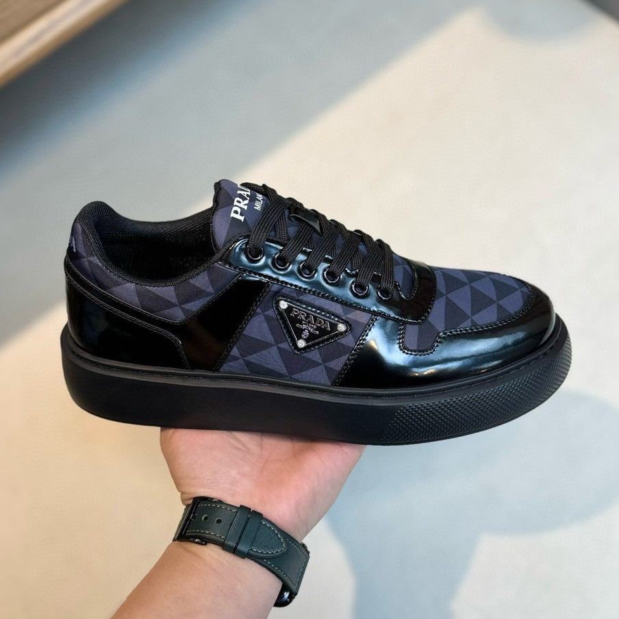 PR triangle logo sneakers 1824091311
