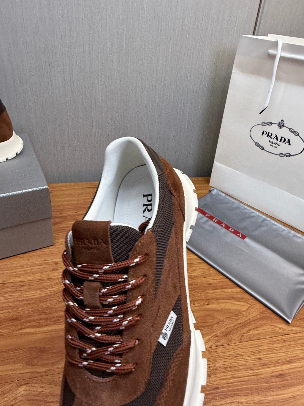 PR sneakers 1826051901