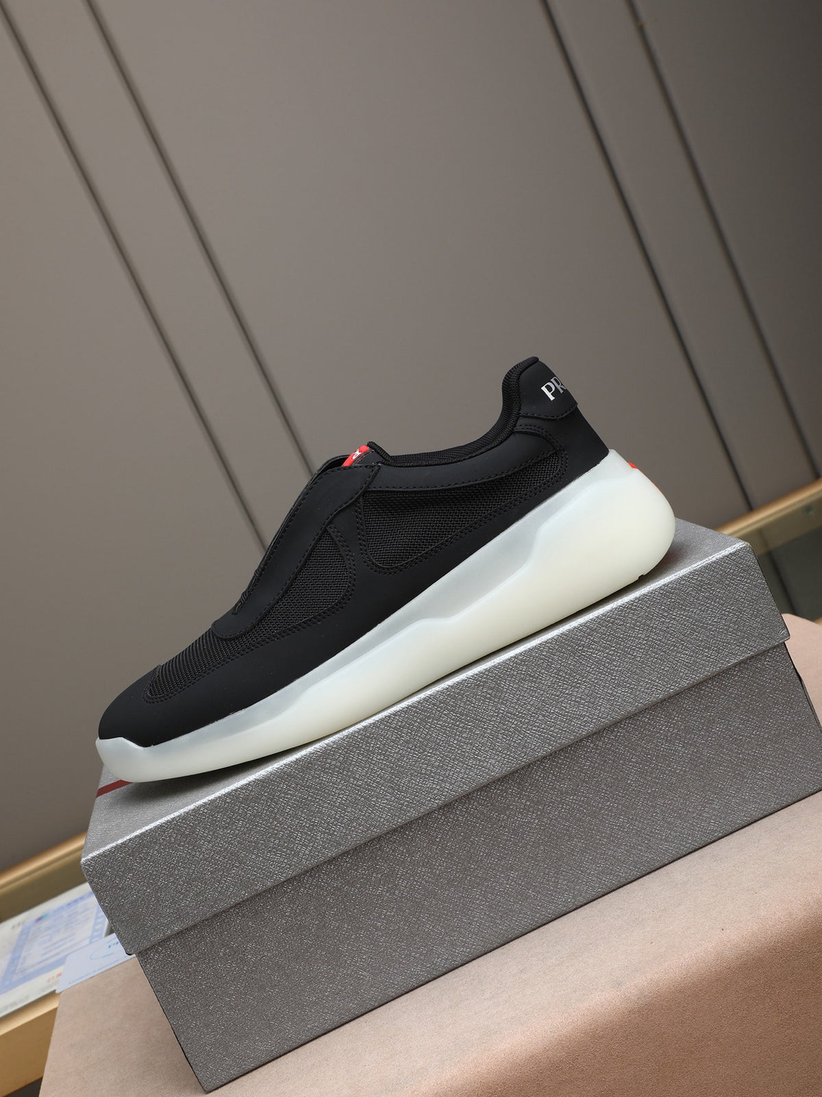 PR sneakers 1826051403